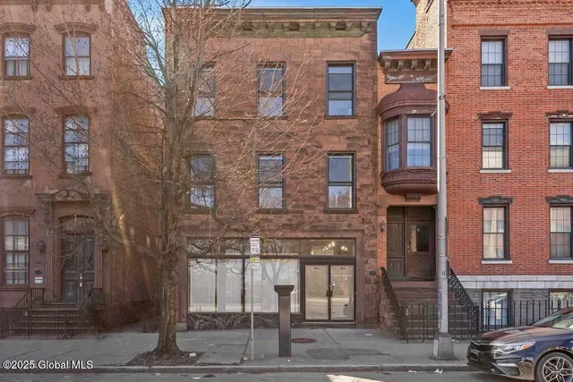 $1,700 | 170 Washington Avenue, Unit 3A, Albany, NY 12210