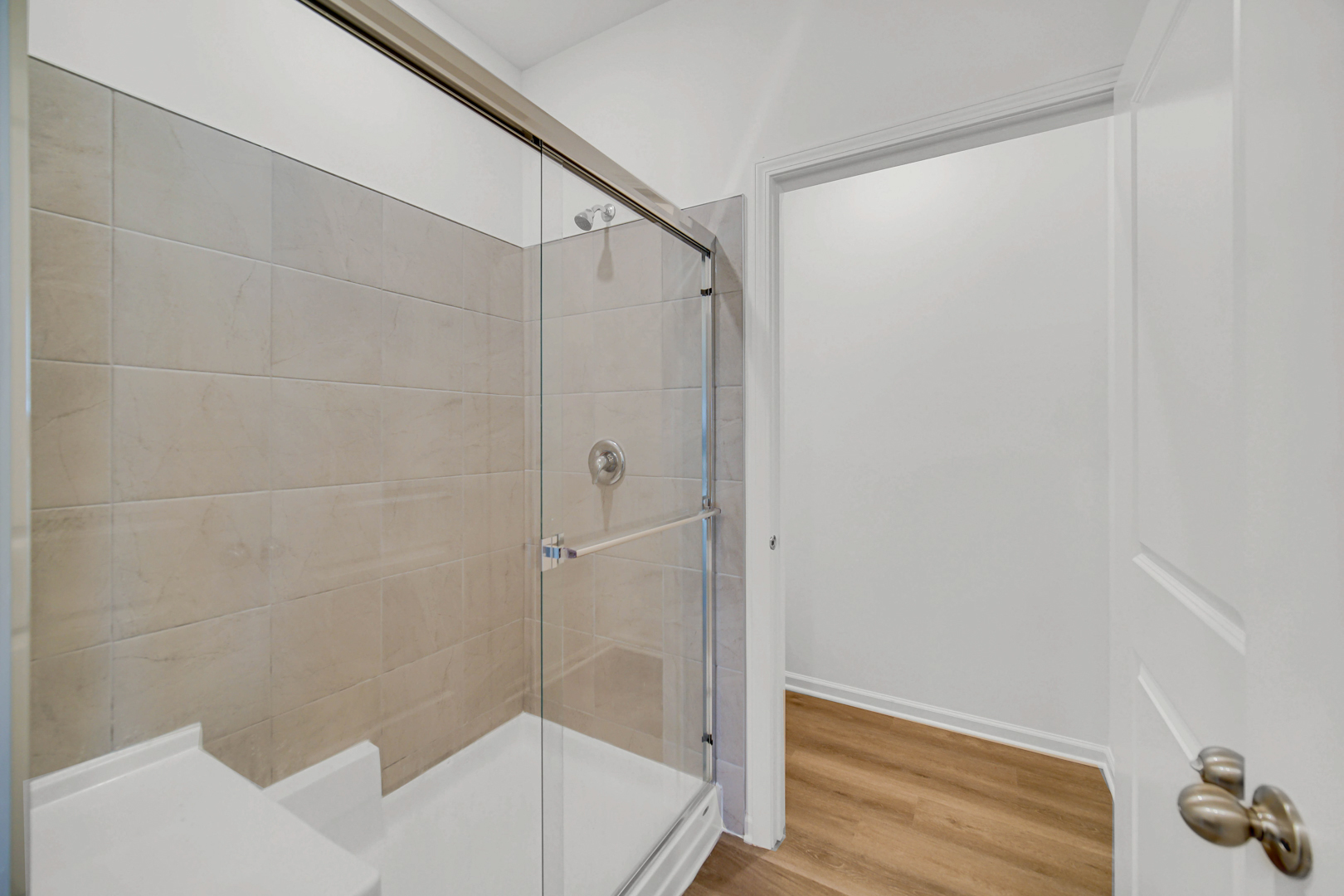 2930 Harnish Drive Algonquin, IL 60102 - Photo 14 of 32 a bathroom with a shower and a sink