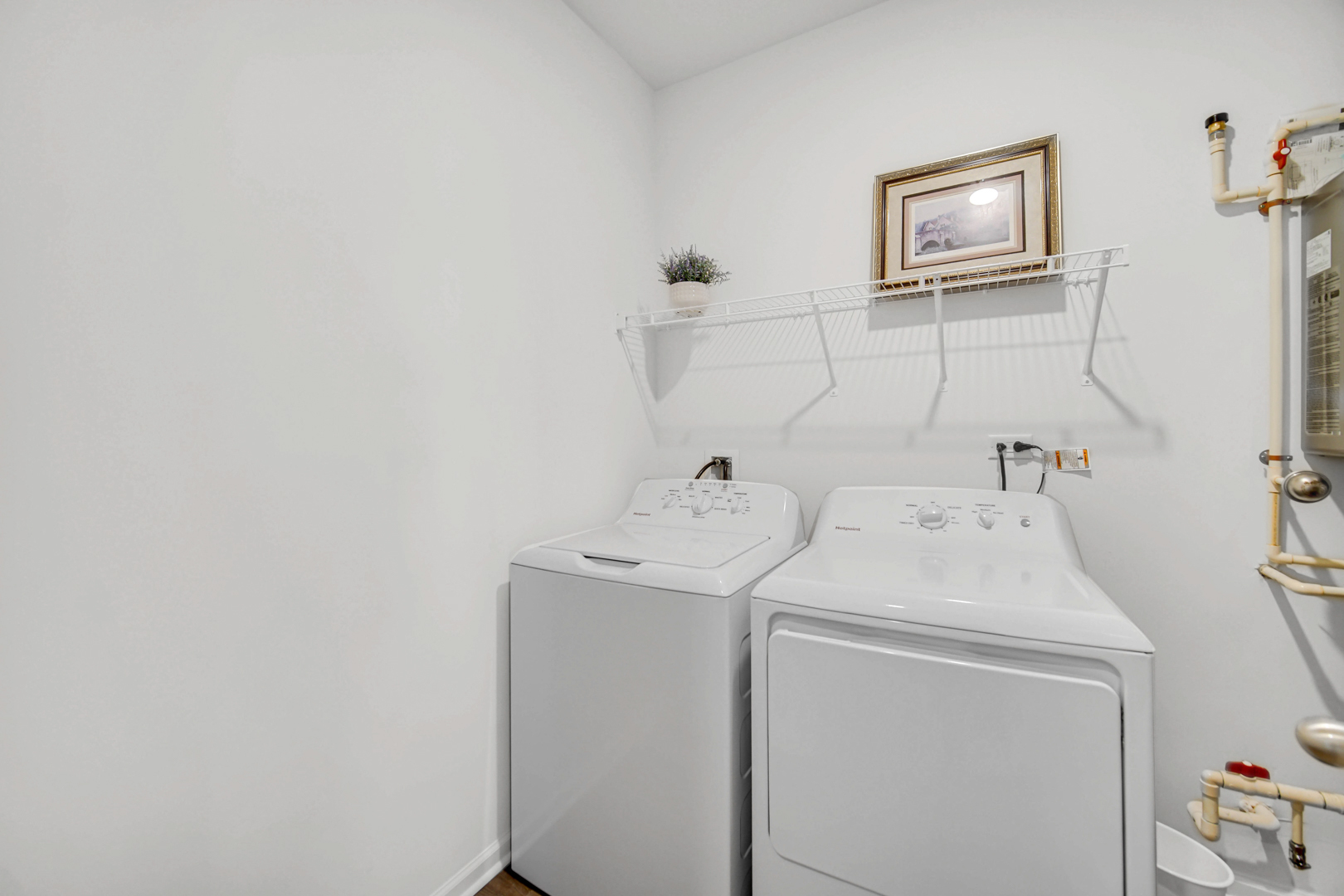 2930 Harnish Drive Algonquin, IL 60102 - Photo 20 of 32 a utility room with dryer and washer