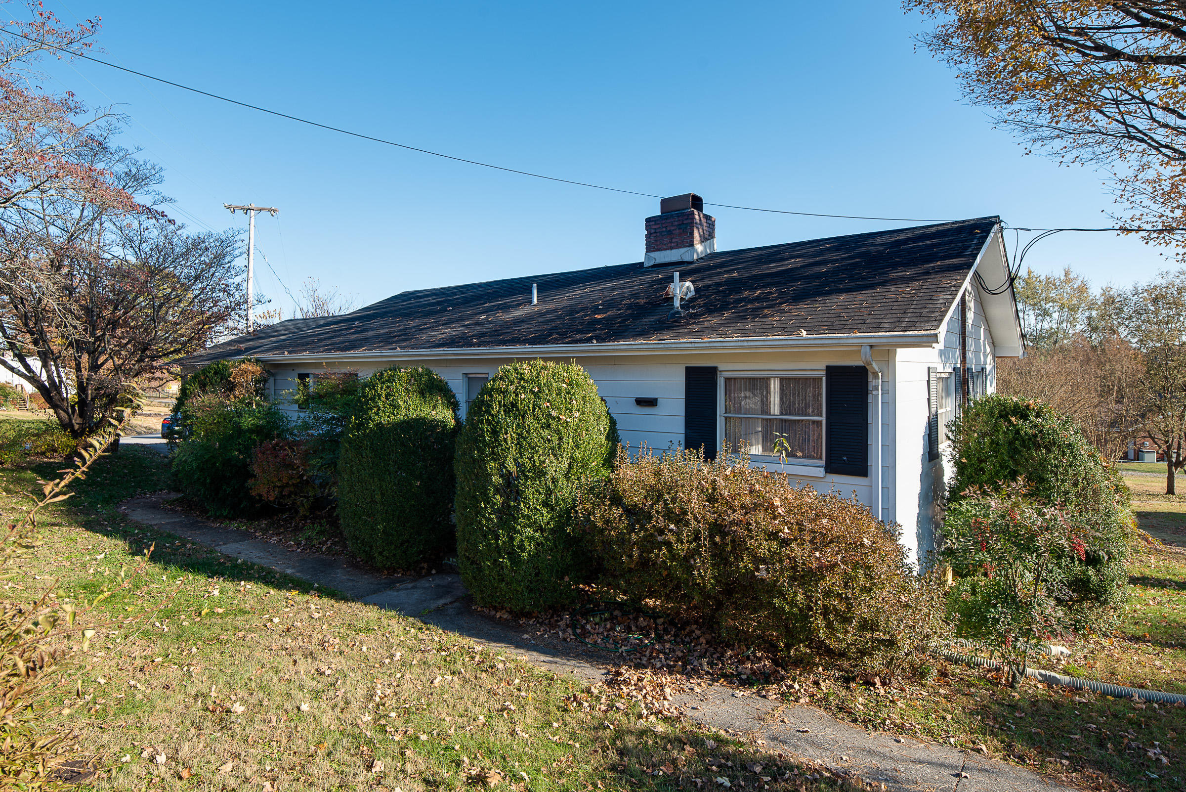 331 Vermont Avenue Oak Ridge, TN 37830 - Photo 1 of 14 JBP_Vermont331_Print-14