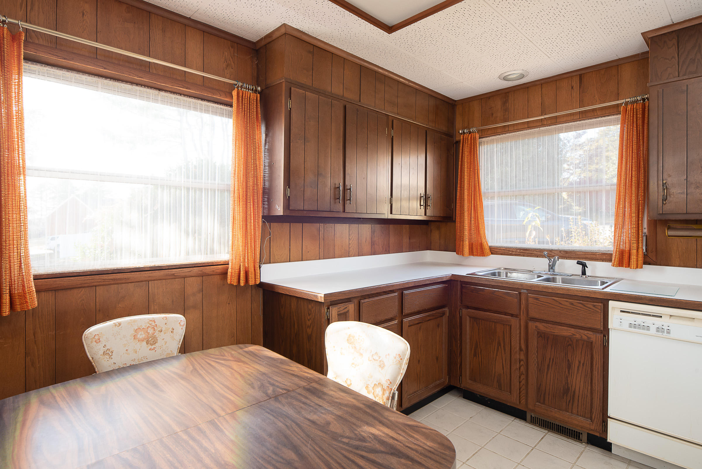 331 Vermont Avenue Oak Ridge, TN 37830 - Photo 3 of 14 JBP_Vermont331_Print-9