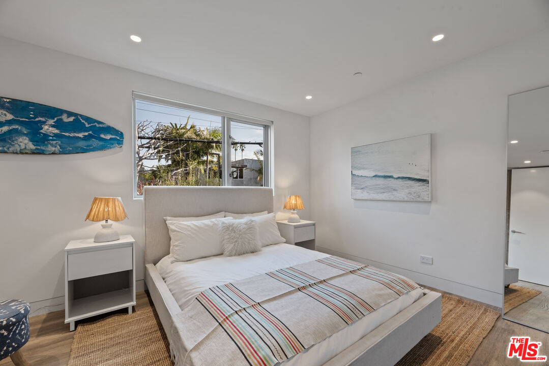 1601 Shell Avenue Venice, CA 90291 - Photo 30 of 61 a bedroom with a bed and a window
