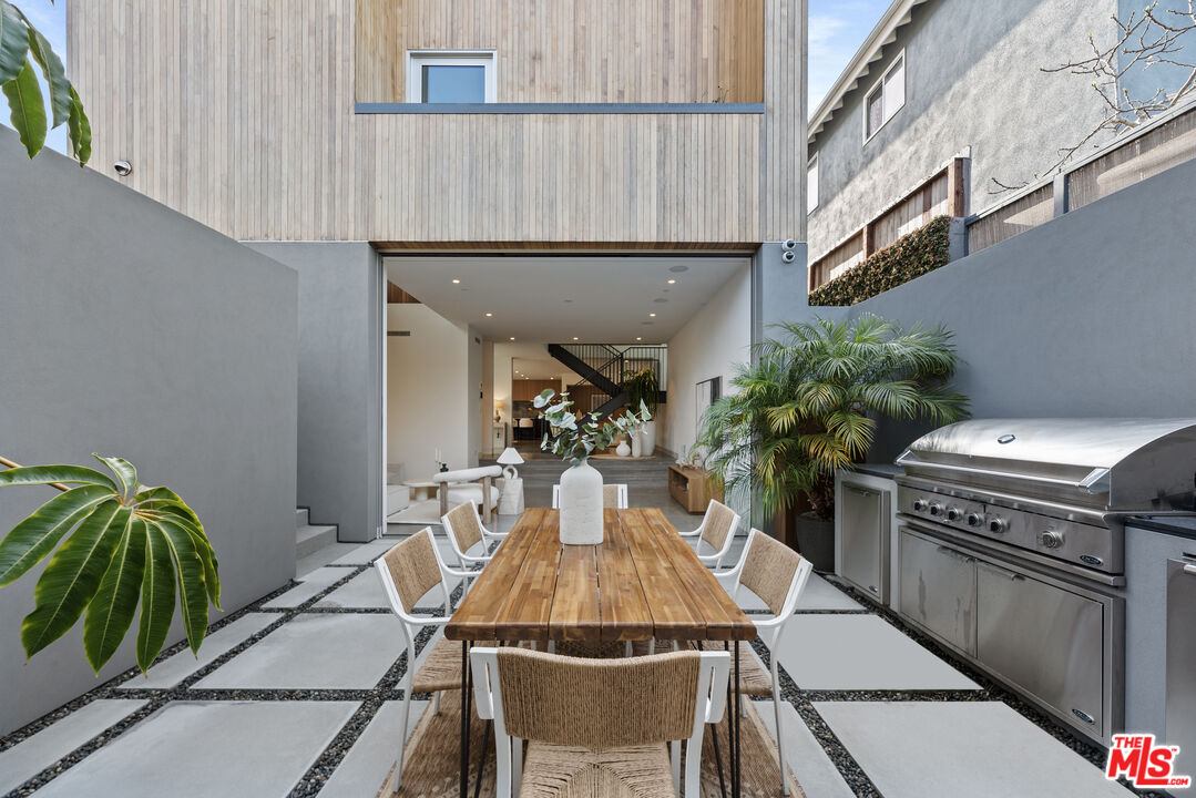 1601 Shell Avenue Venice, CA 90291 - Photo 8 of 61