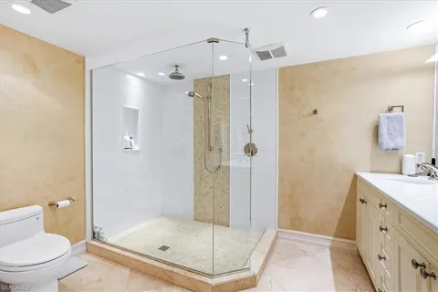 $2,350,000 | 7515 Pelican Bay Boulevard, Unit 5C, Naples, FL 34108