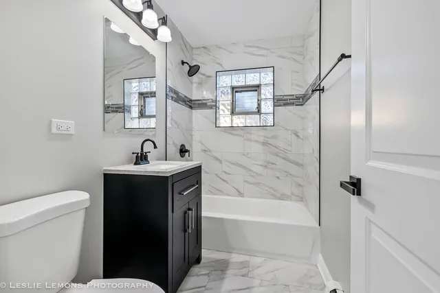 $1,650 | 7653 Roberts Road, Unit 1E, Bridgeview, IL 60455