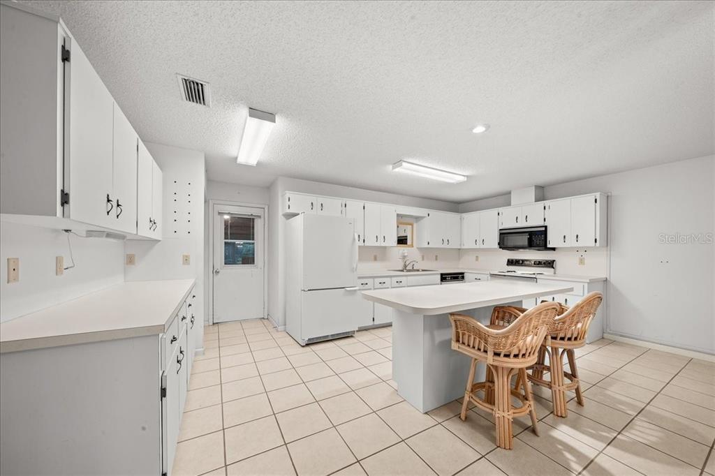 9377 Southwest 90th Court, Unit E Ocala, FL 34481 - Photo 19 of 77