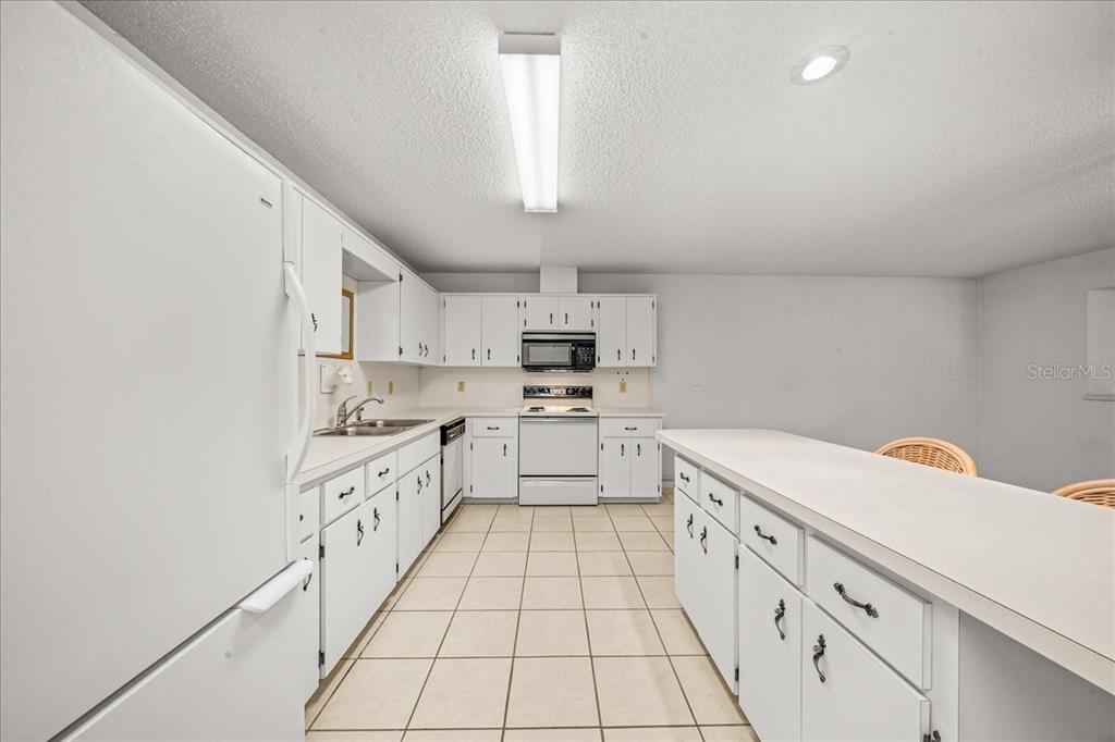 9377 Southwest 90th Court, Unit E Ocala, FL 34481 - Photo 20 of 77