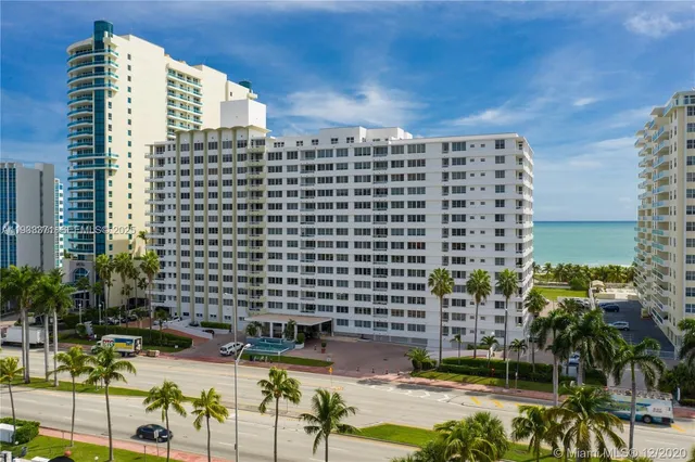 $2,700 | 5005 Collins Avenue, Unit 715, Miami Beach, FL 33140