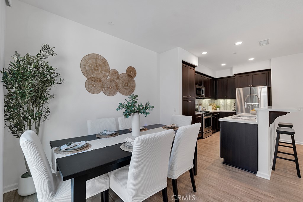 14902 West Navarre Way Sylmar, CA 91342 - Photo 3 of 28