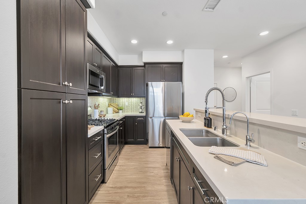 14902 West Navarre Way Sylmar, CA 91342 - Photo 8 of 28