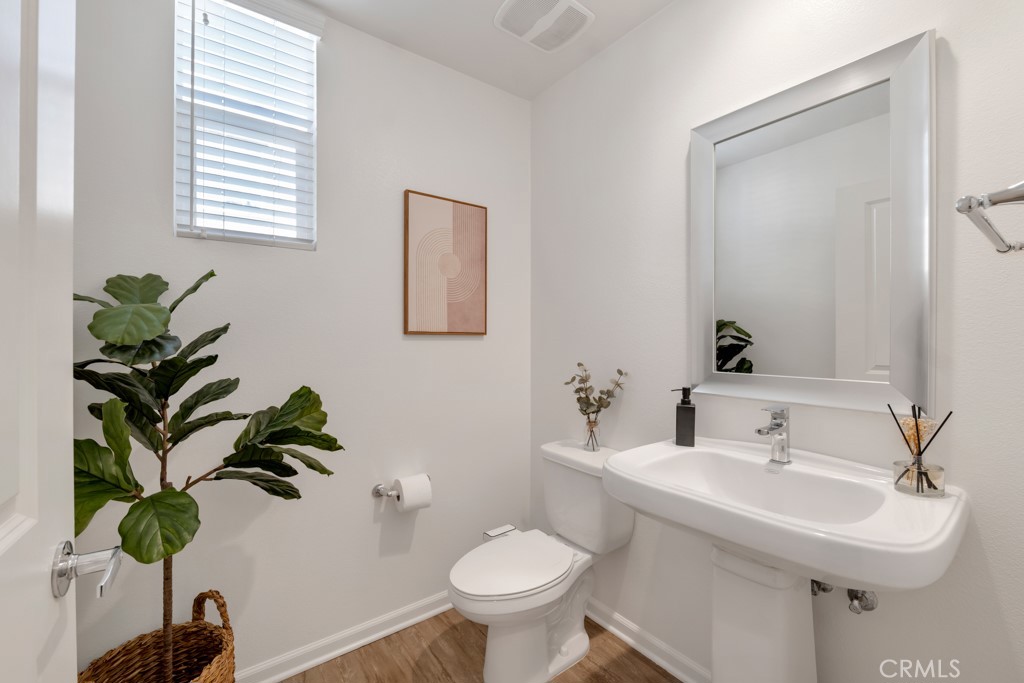 14902 West Navarre Way Sylmar, CA 91342 - Photo 9 of 28