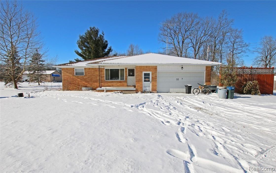 8261 Elms Road Flushing, MI 48433 - Photo 1 of 29 1) Front.jpg