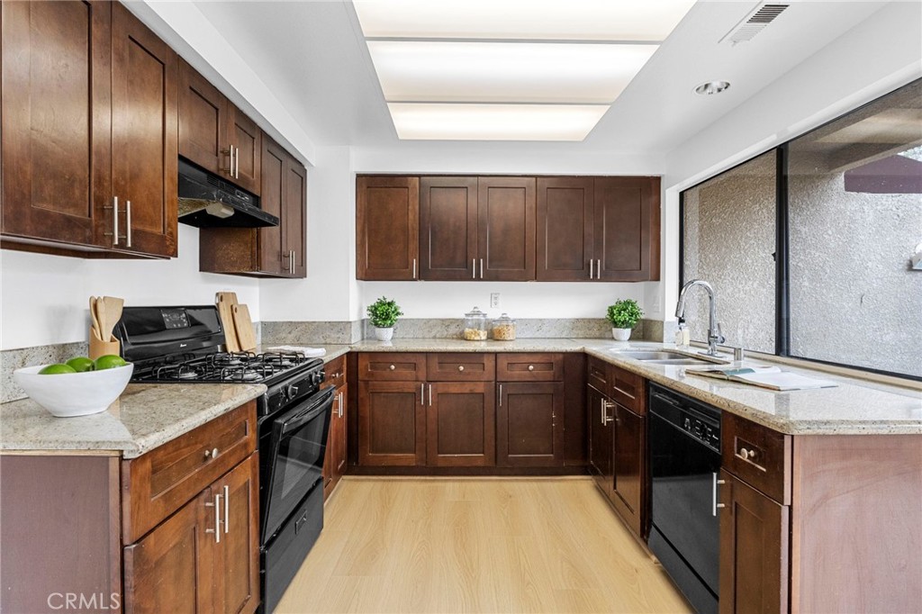 22 Mesquite Place Phillips Ranch, CA 91766 - Photo 16 of 33