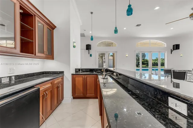 a view of a room with an empty space