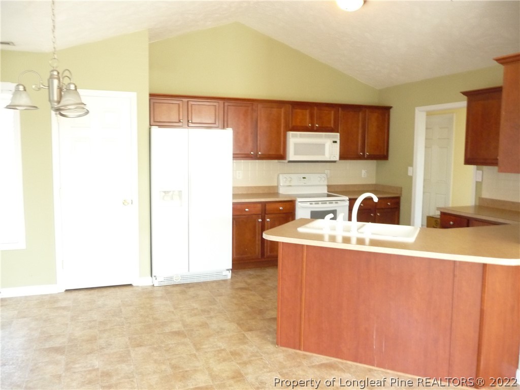 5704 Spreading Branch Road Hope Mills, NC 28348 - Photo 14 of 41 Gallery Image 14