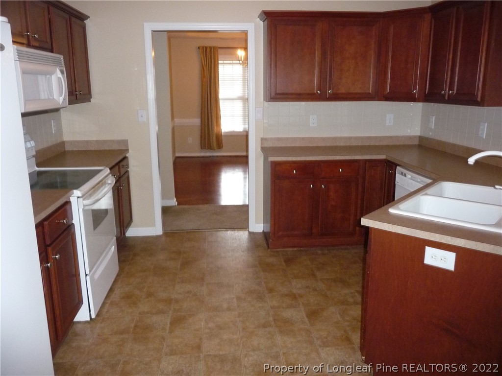 5704 Spreading Branch Road Hope Mills, NC 28348 - Photo 15 of 41 Gallery Image 15