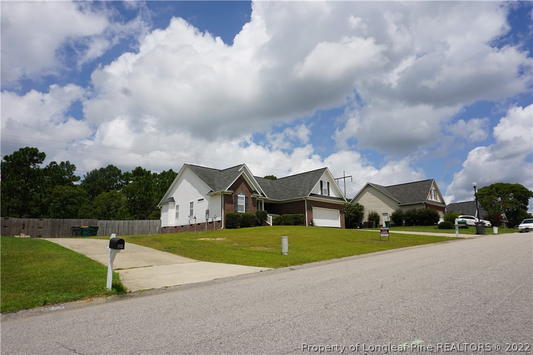 5704 Spreading Branch Road Hope Mills, NC 28348 - Photo 3 of 41 Gallery Image 3