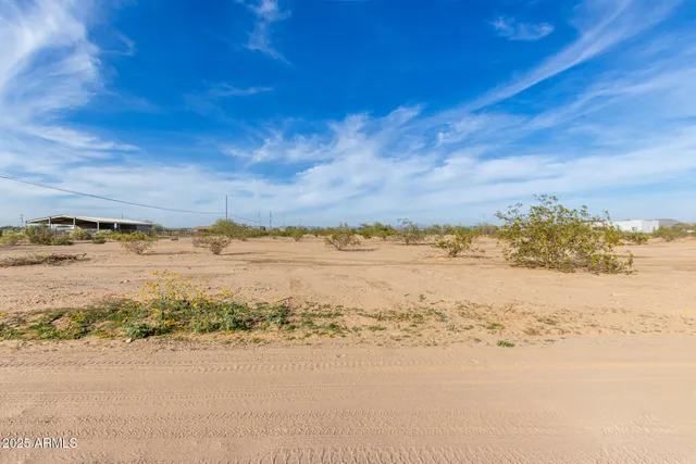 $550,000 | 18044 West Peak View Road, Unit METES & BOUNDS, Surprise, AZ 85387