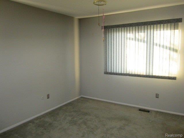17445 Raleigh Square Drive, Unit 75 Southgate, MI 48195 - Photo 10 of 17 123.JPG
