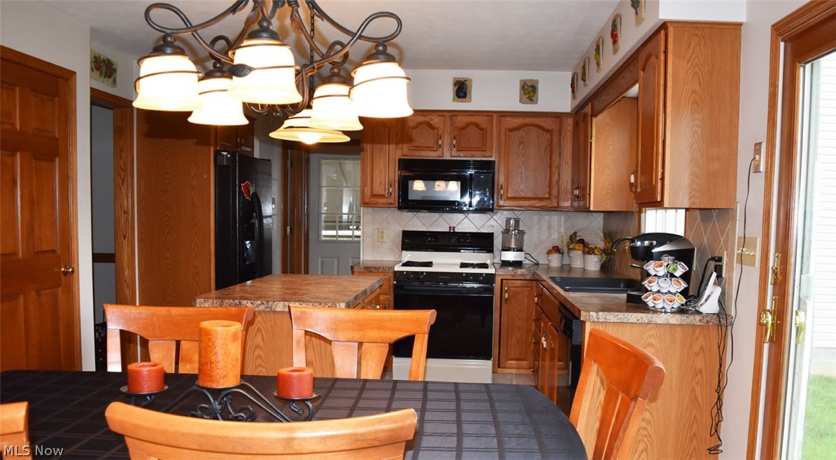5814 Herbert Road Canfield, OH 44406 - Photo 4 of 28 Gallery Image 4