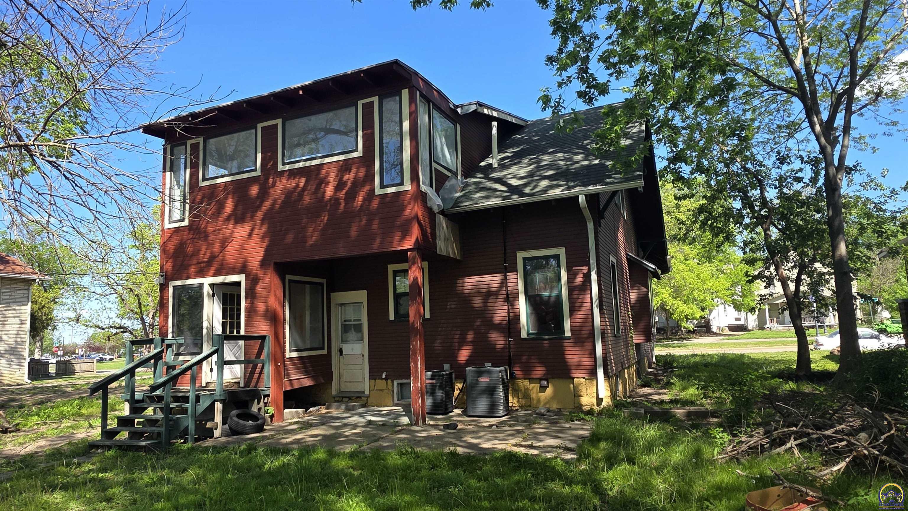 1117 Southwest Horne Street Topeka, KS 66604 - Photo 4 of 23