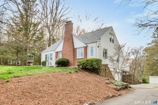 $425,000 | 264 Highland Avenue, Hamden, CT 06518