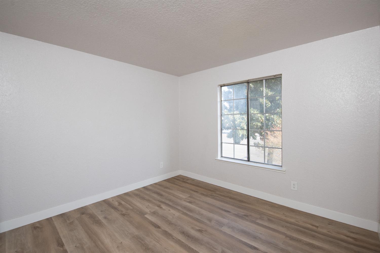 3925 Dale Road, Unit C Modesto, CA 95356 - Photo 13 of 29