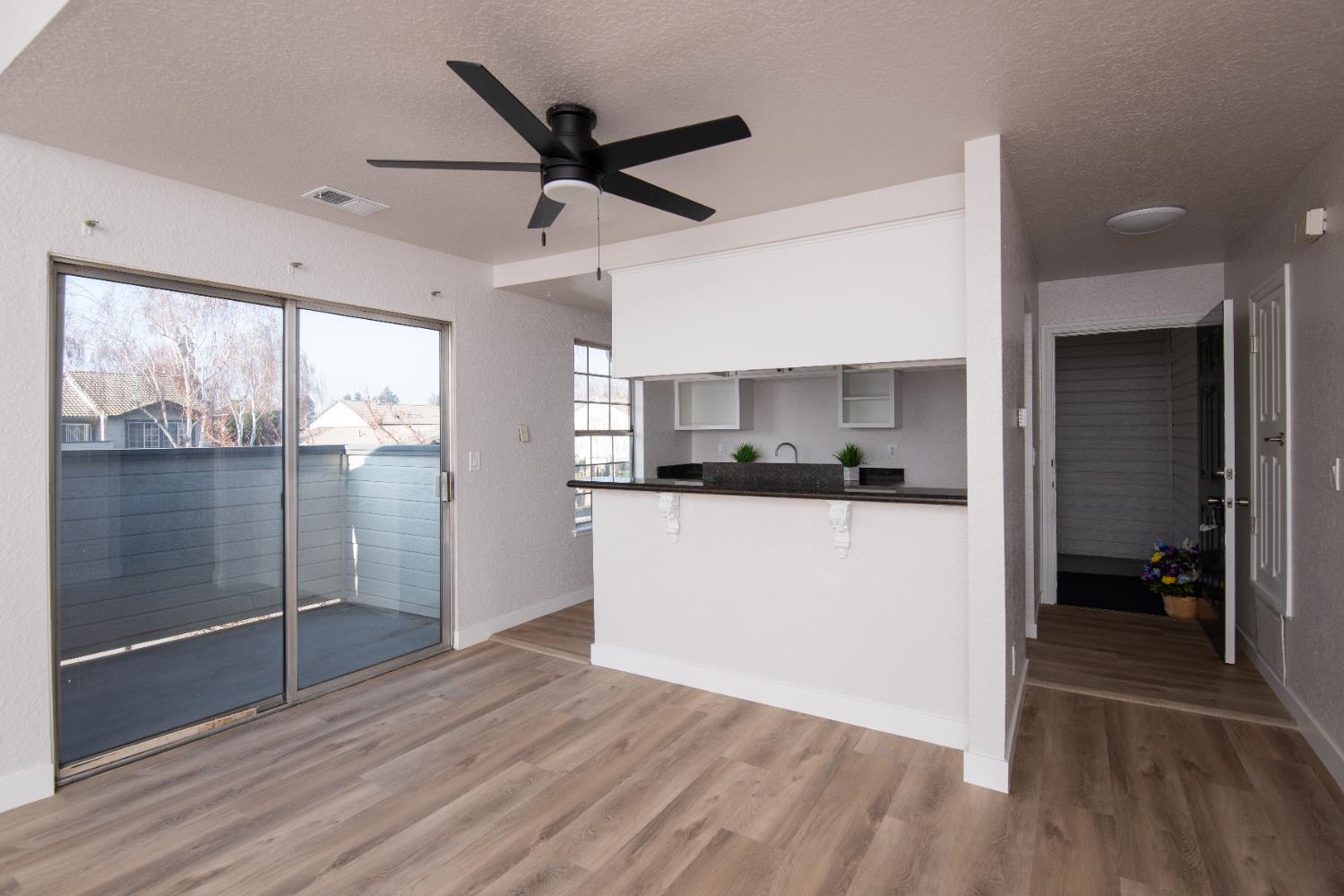 3925 Dale Road, Unit C Modesto, CA 95356 - Photo 5 of 29