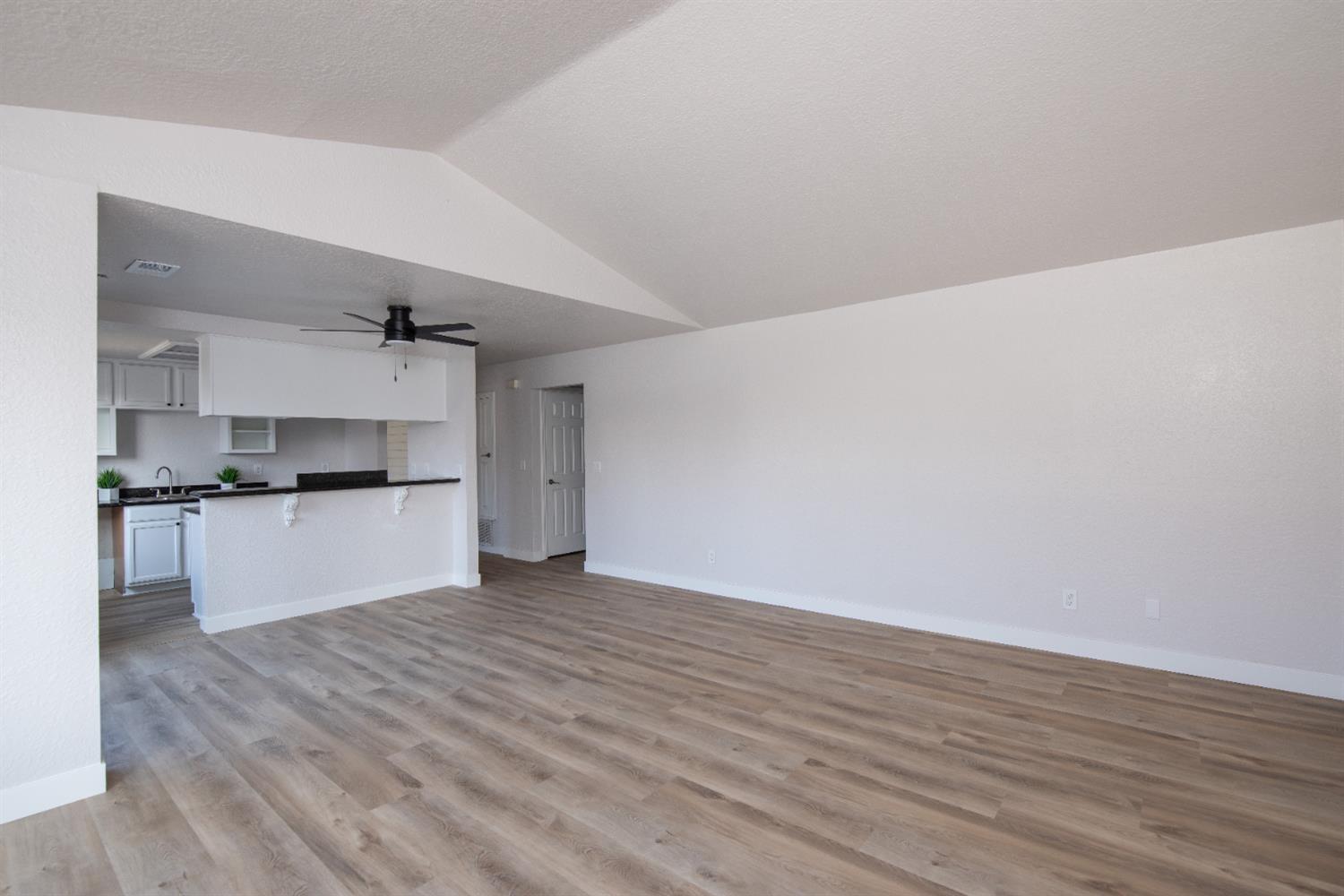 3925 Dale Road, Unit C Modesto, CA 95356 - Photo 6 of 29