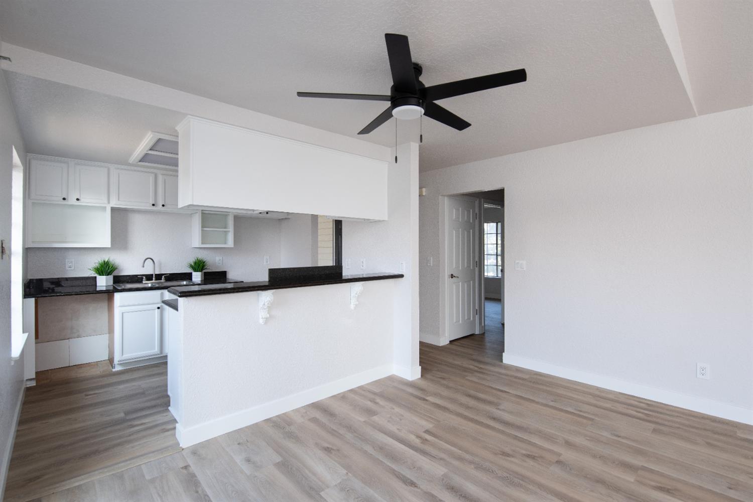 3925 Dale Road, Unit C Modesto, CA 95356 - Photo 7 of 29