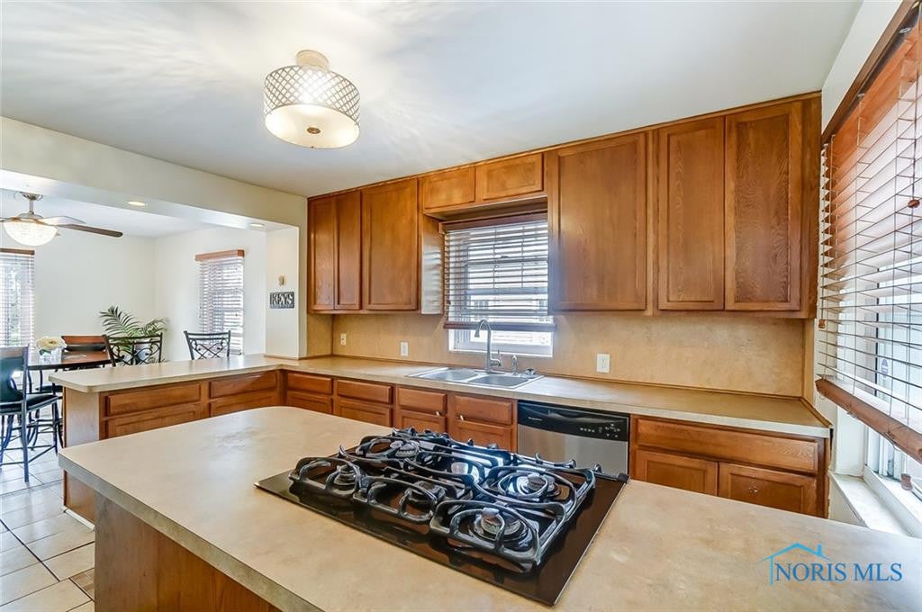 1615 Gilbert Road Toledo, OH 43614 - Photo 13 of 44 Gallery Image 13