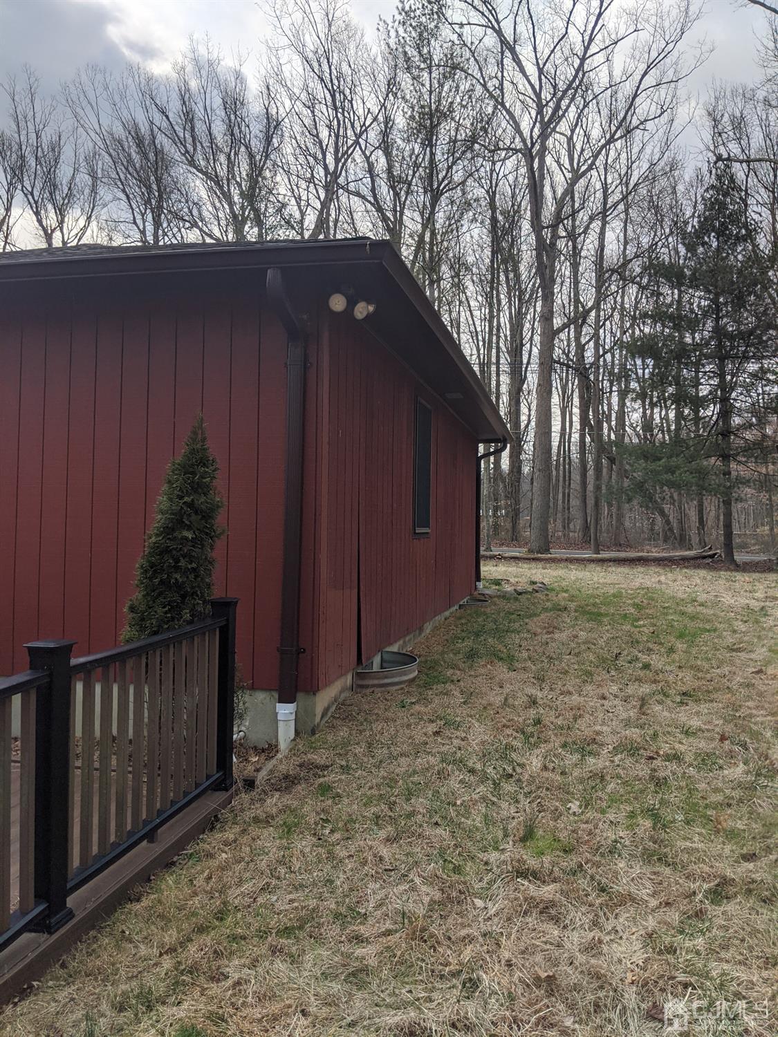 154 Broadway Road Cranbury, NJ 08512 - Photo 15 of 15 a backyard of a house