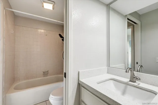 $818,000 | 9488 Hiker Hill Road, San Diego, CA 92129