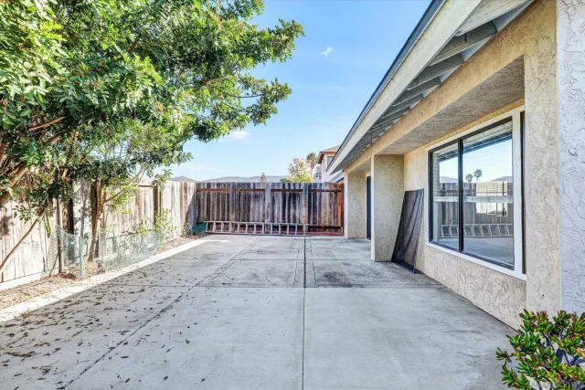 $818,000 | 9488 Hiker Hill Road, San Diego, CA 92129