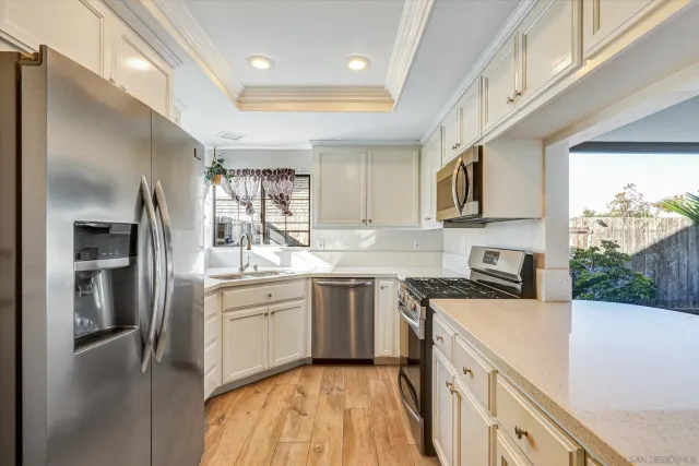 $818,000 | 9488 Hiker Hill Road, San Diego, CA 92129