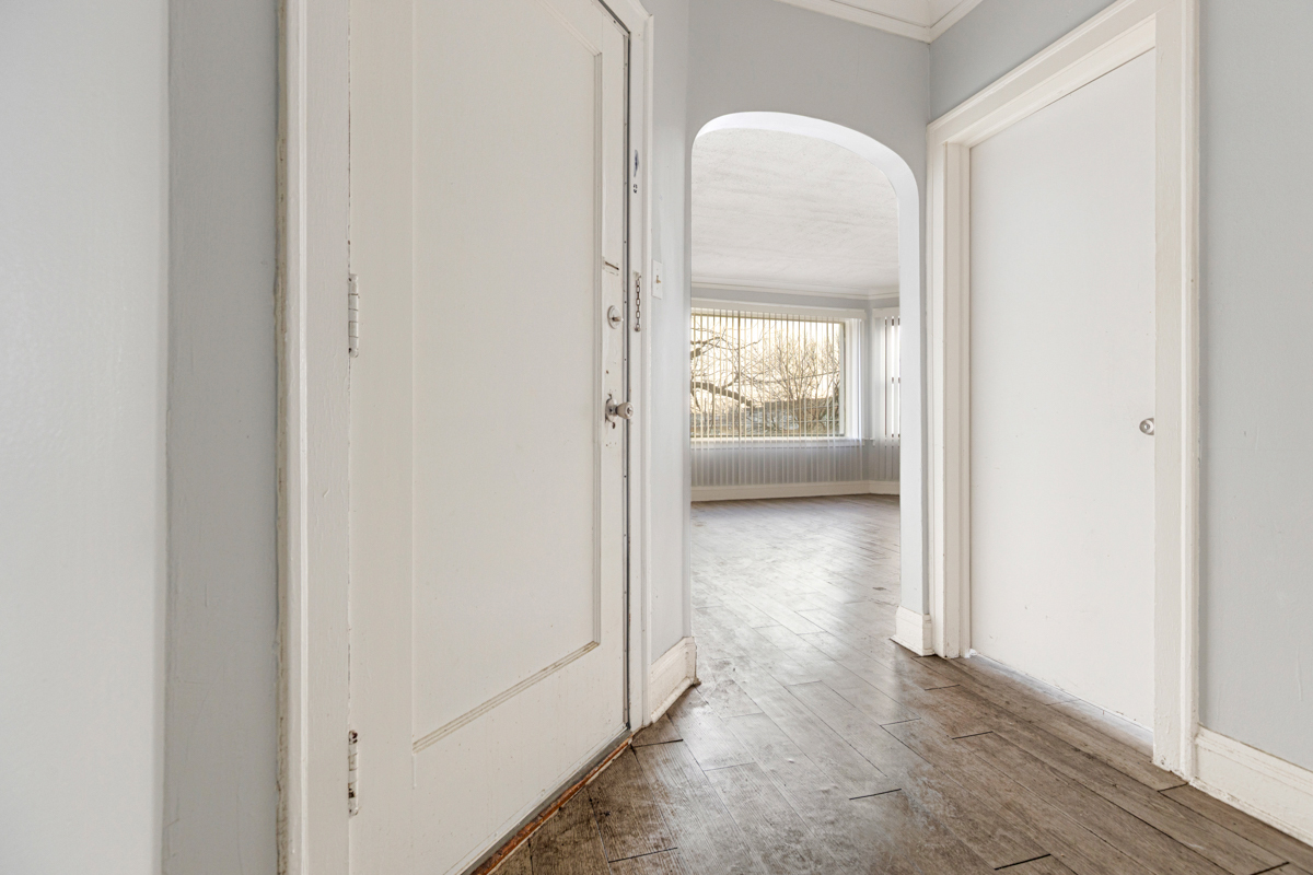 9442 South Ada Street Chicago, IL 60620 - Photo 3 of 18