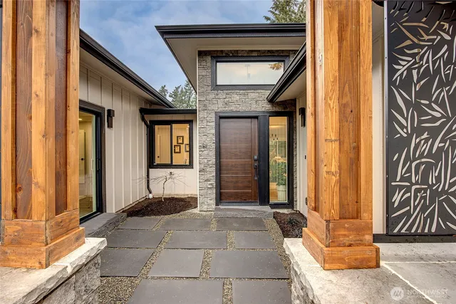 $2,875,000 | 8904 Southeast 58th Street, Mercer Island, WA 98040