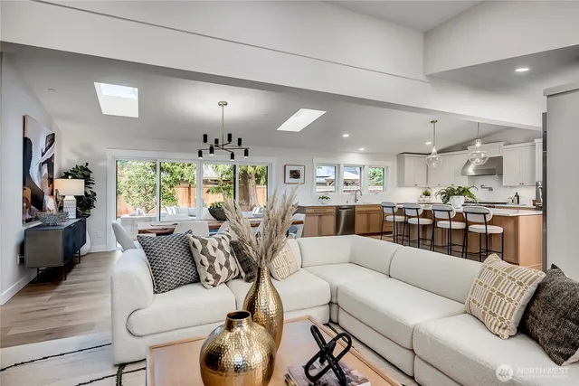 $2,875,000 | 8904 Southeast 58th Street, Mercer Island, WA 98040