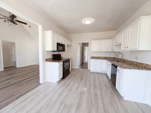 $469,000 | 425 Long Creek Drive, Christiana, TN 37037