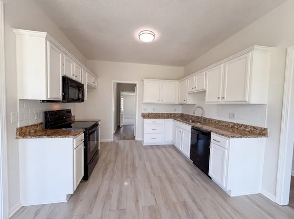 $469,000 | 425 Long Creek Drive, Christiana, TN 37037