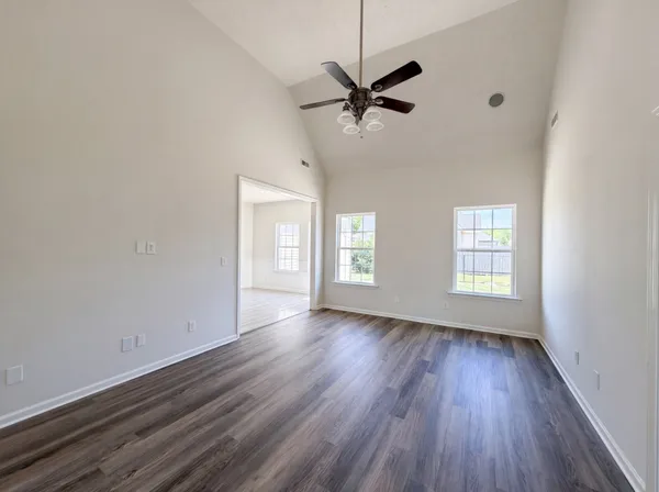 $469,000 | 425 Long Creek Drive, Christiana, TN 37037