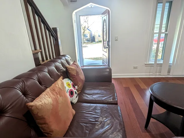 $389,000 | 6025 South Major Avenue, Chicago, IL 60638