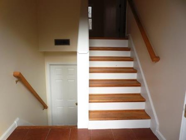 5 Kingsbury Road Webster, MA 01570 - Photo 18 of 29 a view of entryway