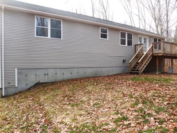 5 Kingsbury Road Webster, MA 01570 - Photo 25 of 29 a backyard of a house