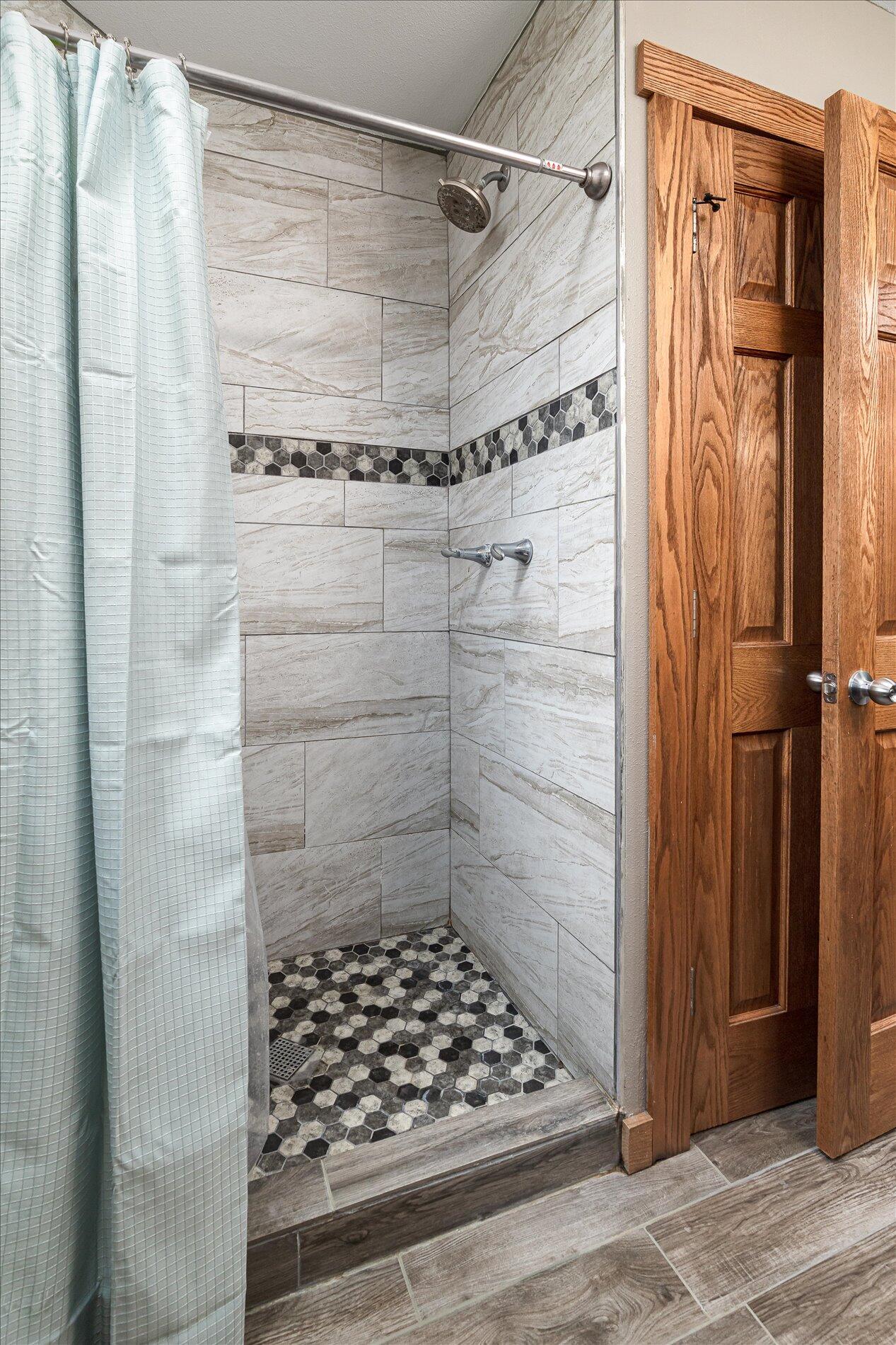 S1787 State Highway Chaseburg, WI 54621 - Photo 11 of 26 Tiled Shower