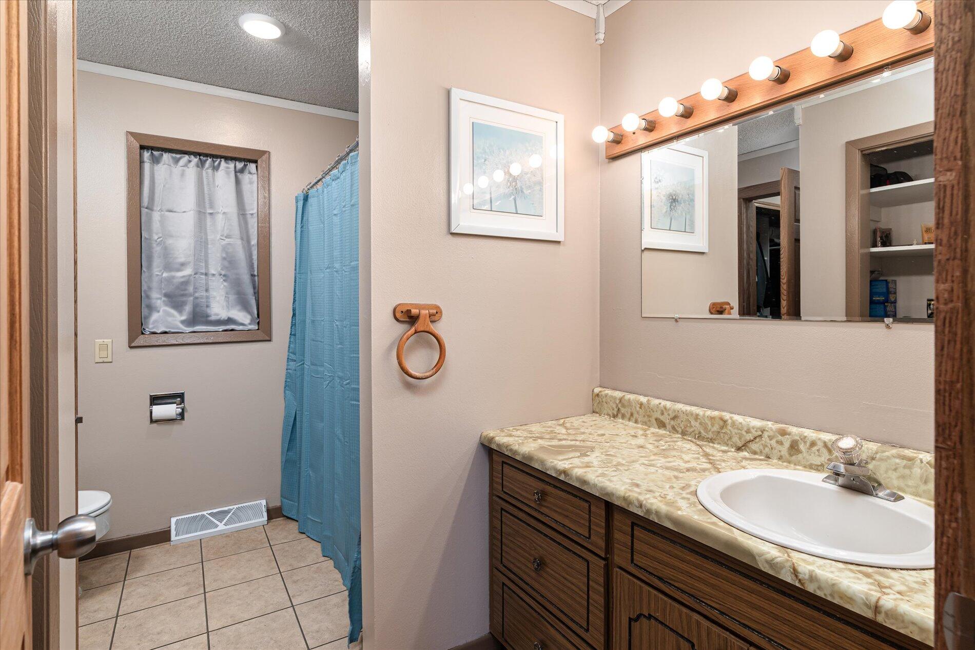 S1787 State Highway Chaseburg, WI 54621 - Photo 8 of 26 Primary Bathroom