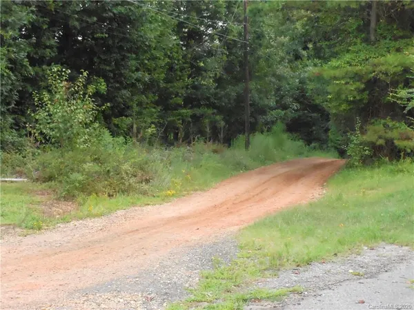 $399,000 | 7950 Mocassin Drive, Sherrills Ford, NC 28673