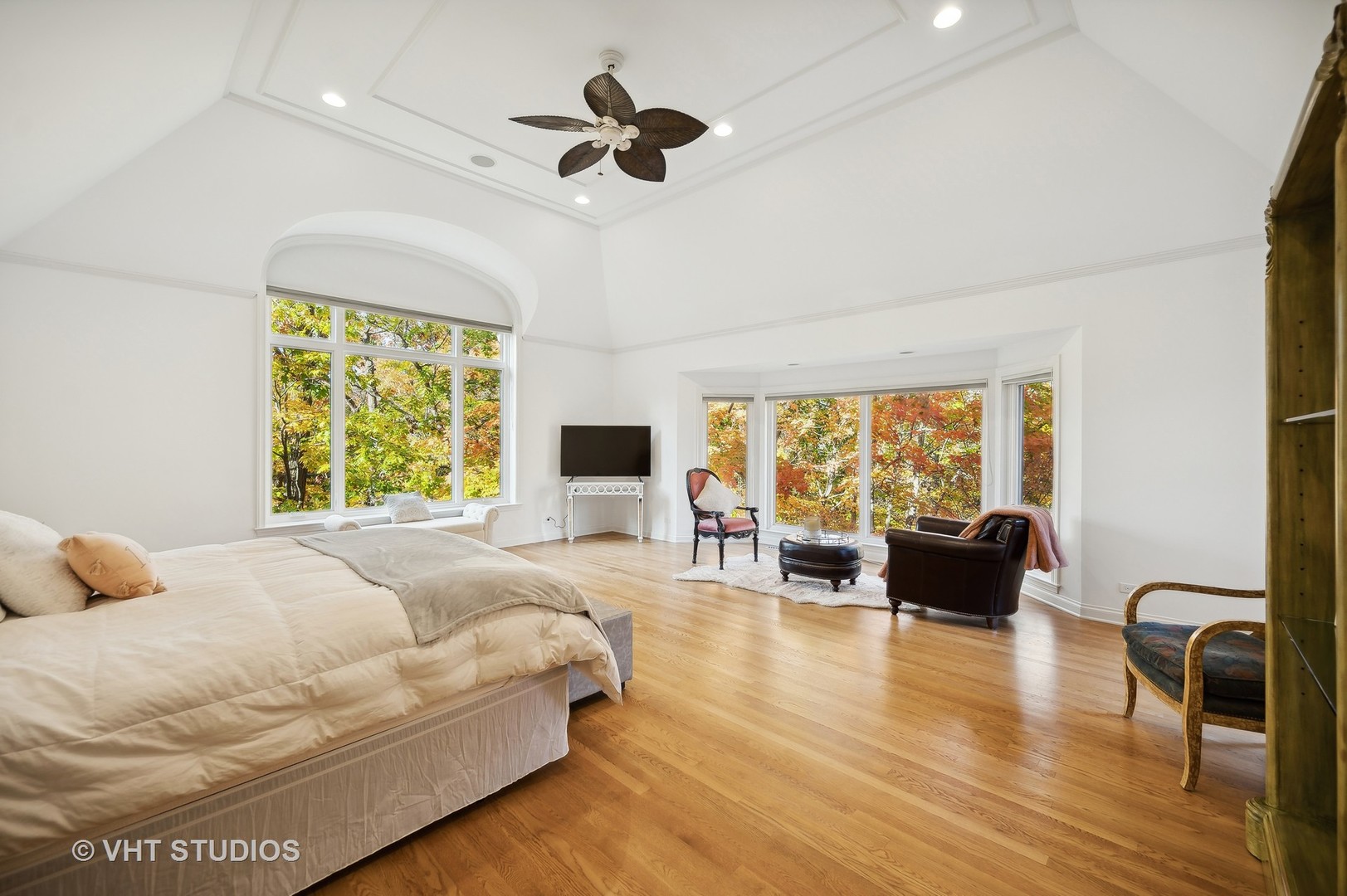 1015 Sheridan Road Glencoe, IL 60022 - Photo 15 of 29 a living room with furniture and a large window