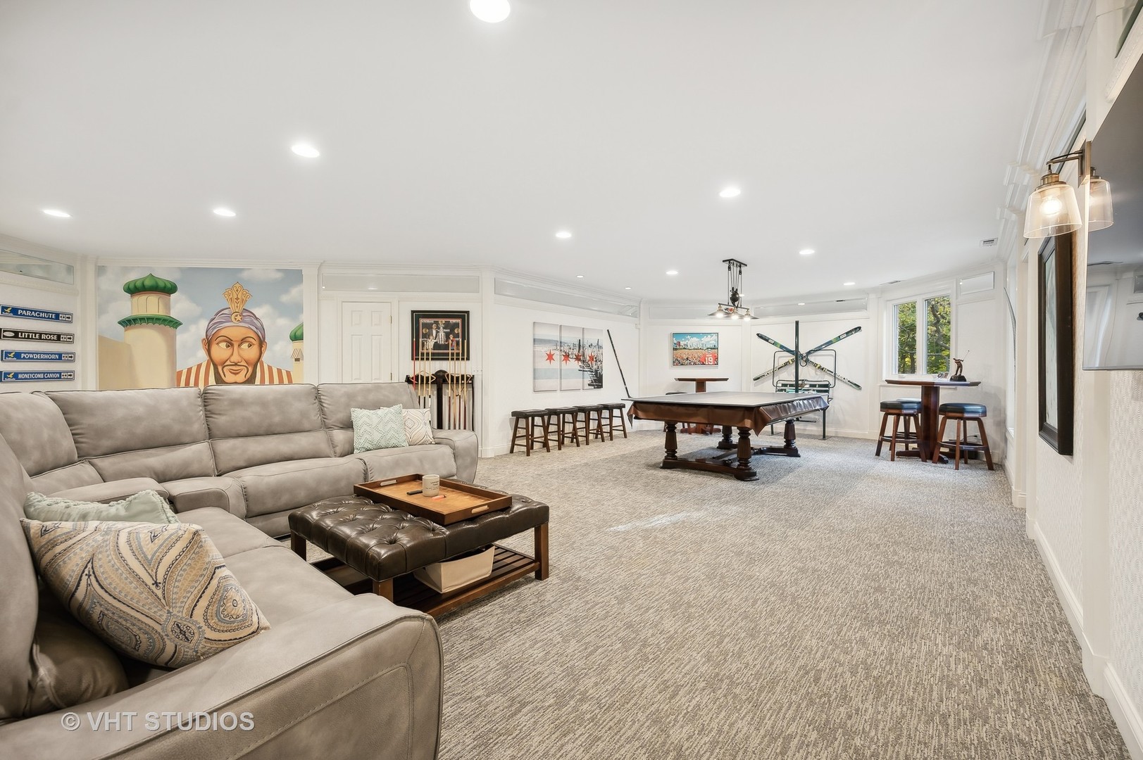 1015 Sheridan Road Glencoe, IL 60022 - Photo 19 of 29 a living room with furniture and a table