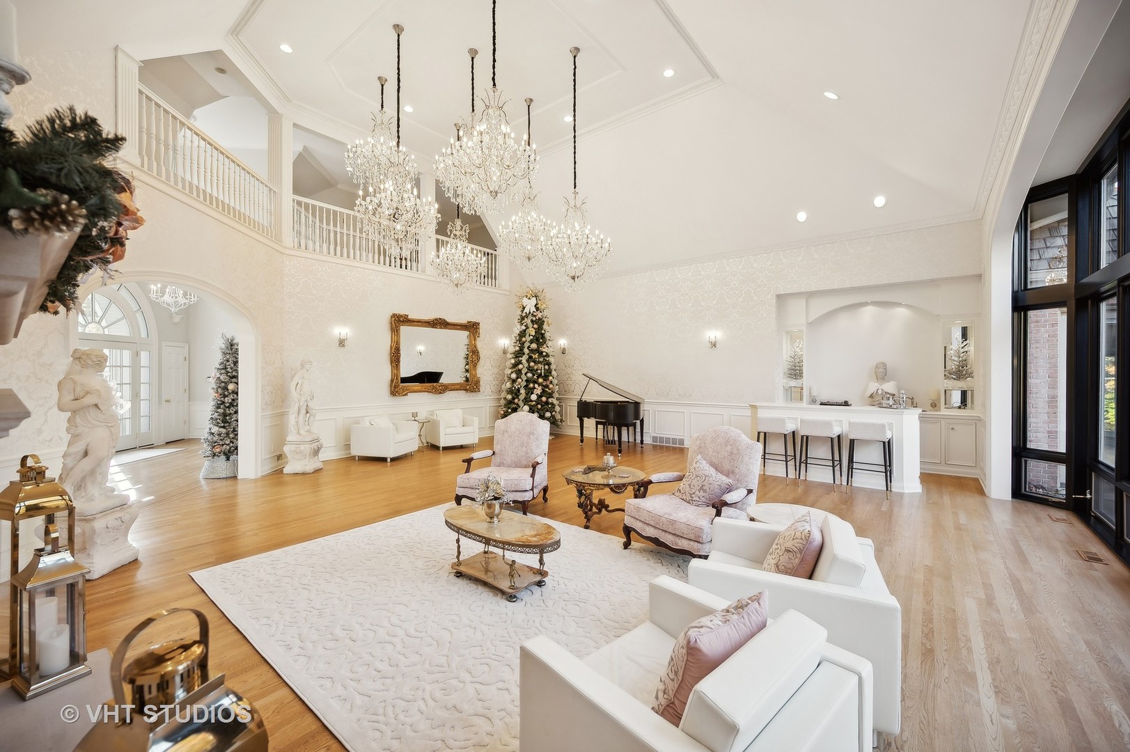 1015 Sheridan Road Glencoe, IL 60022 - Photo 6 of 29 a living room with furniture and a wooden floor